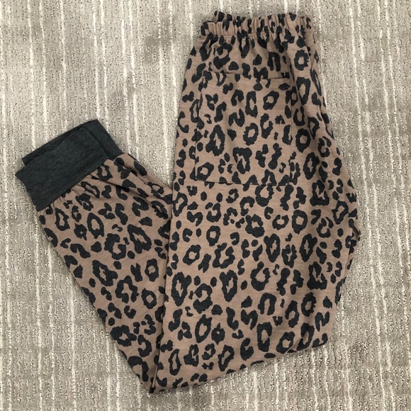 NWT Leopard Lounge Set - Various Sizes - Picture 3 of 3